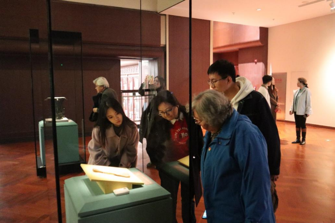 版本馆参观照片4.png
